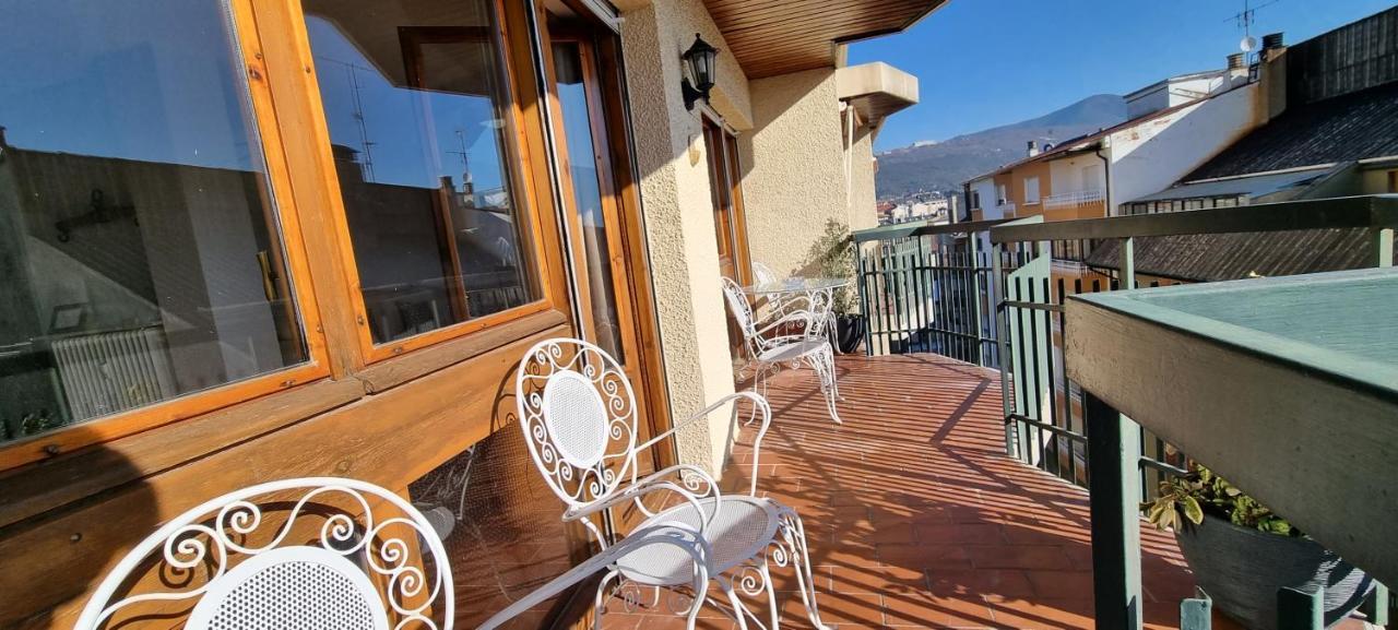 Flor De Nieve Apartment Jaca Exterior photo