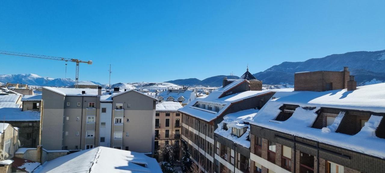 Flor De Nieve Apartment Jaca Exterior photo